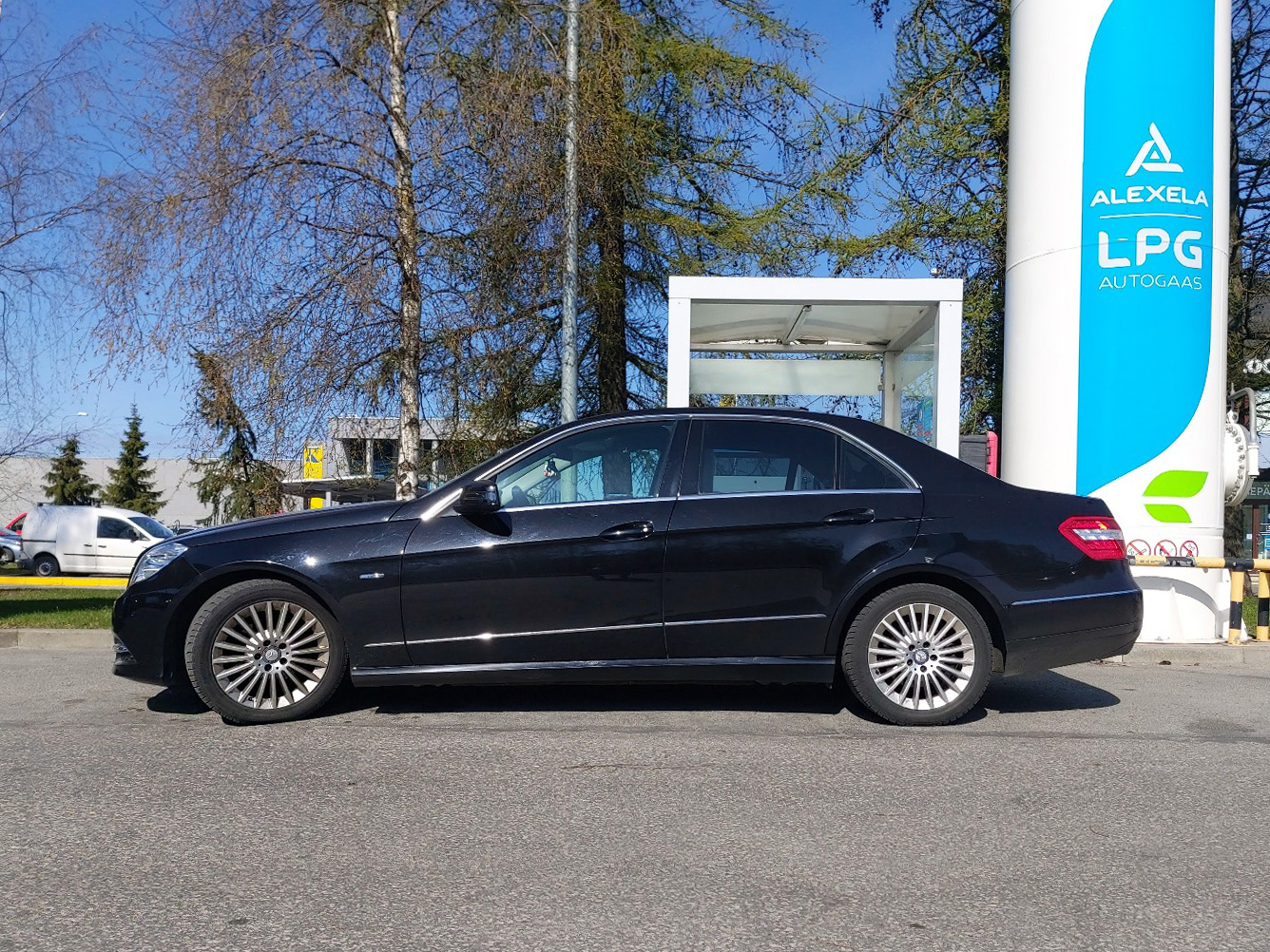 MERCEDES-BENZ E200 CGI 1.8L 135kW 2011