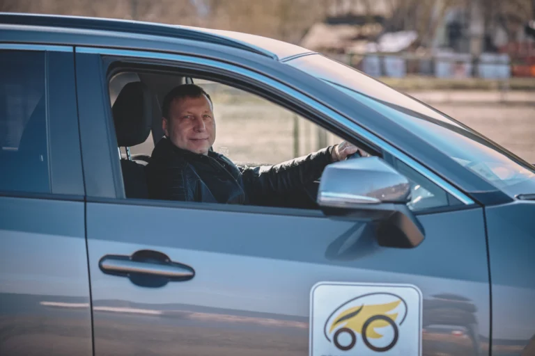 Aleksei, JUST DRIVE STRESSIVABA autokooli esindaja, autos pärast LPG süsteemi paigaldust Gaznetis.